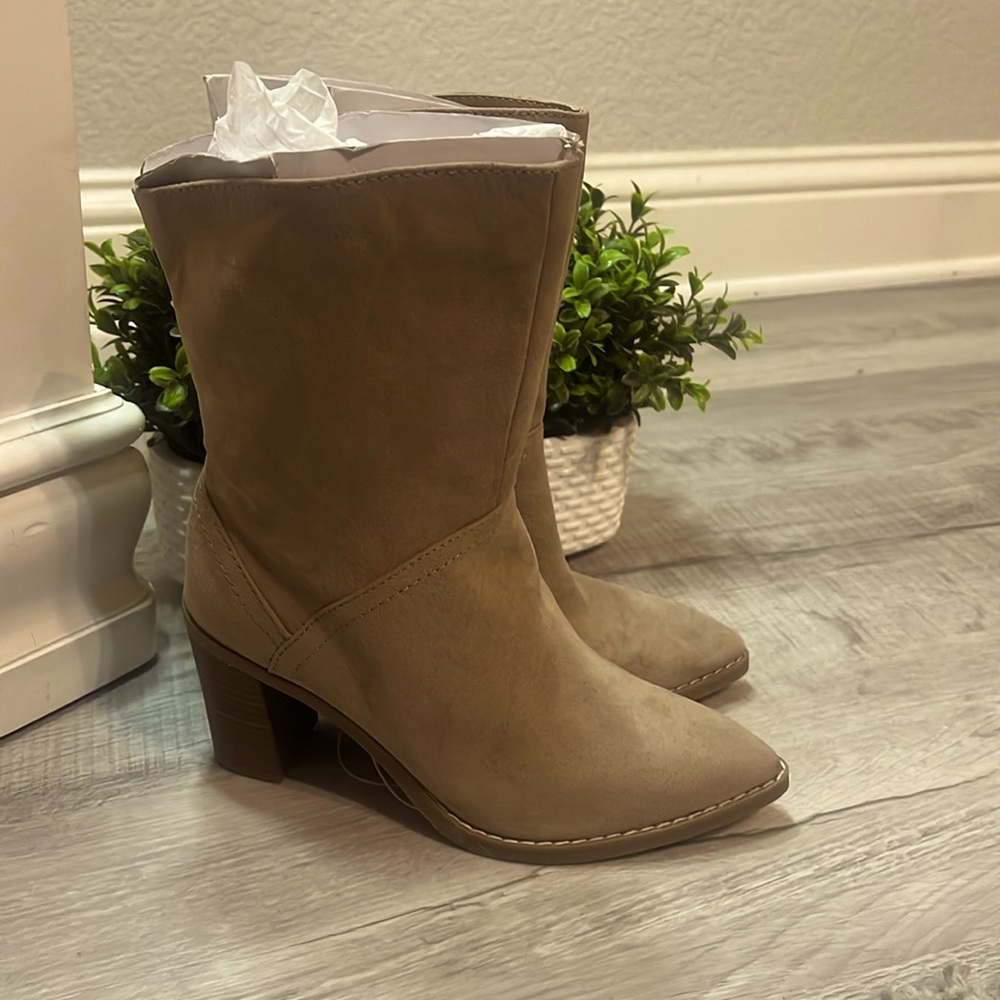 Universal Thread, Taupe Boots